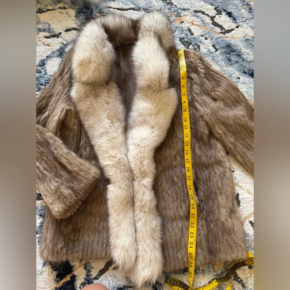 Brown stripped mink fur jacket coat with blue Fox trim - Picture 14 of 16